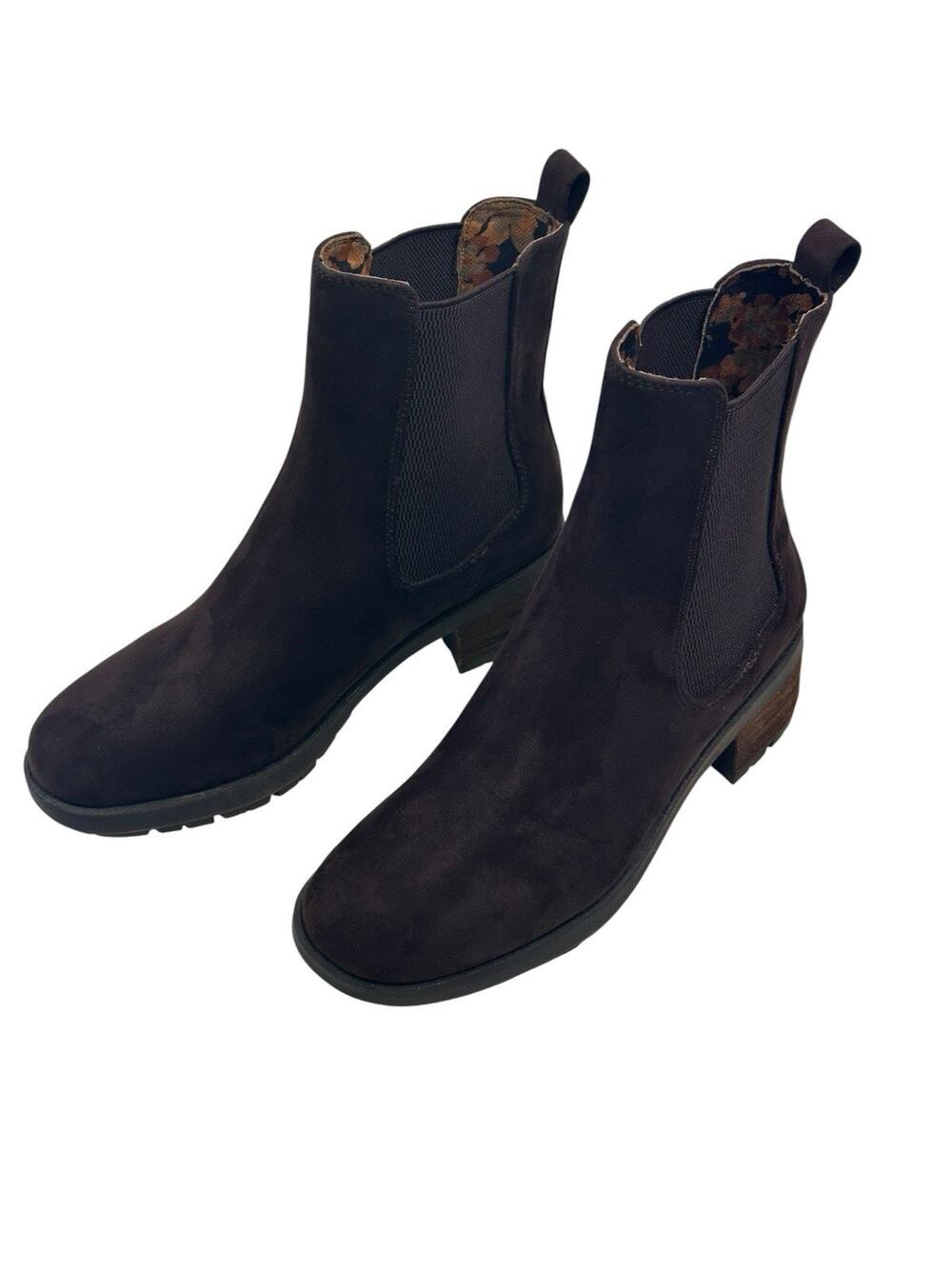 B.O.C. Born Dark Brown Chelsea Ankle Boots Faux Suede Womens 8.5M Lug Sole New